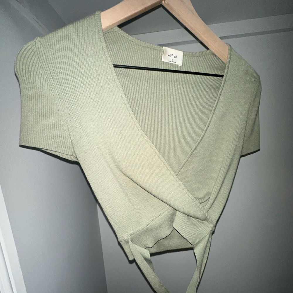 Aritzia shirt
